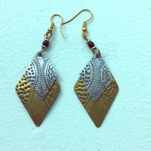 NEVER WORN Silver / gold earring
